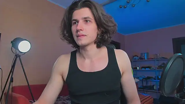 Snapshot of daddyMarty420 chatting on 12/20/25, 10:33 daddyMarty420 online show from 12/20/25, 10:33