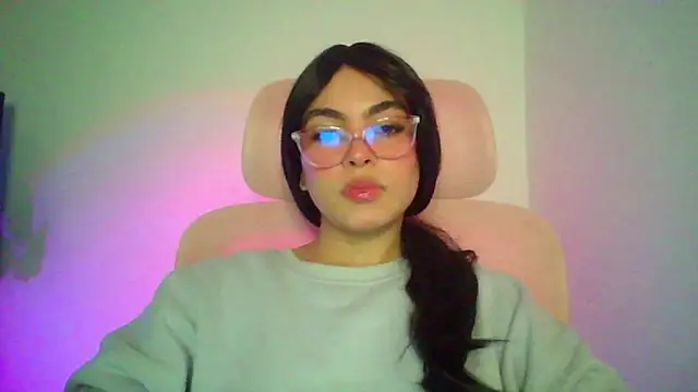 Kiri Cutee online show from 01/18/26, 05:00