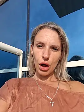 YourJuliena online show from 02/23/25, 12:27