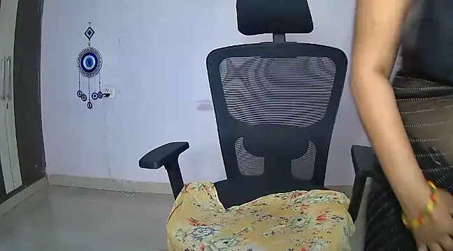 Swetaa  online show from 01/28/25, 11:06