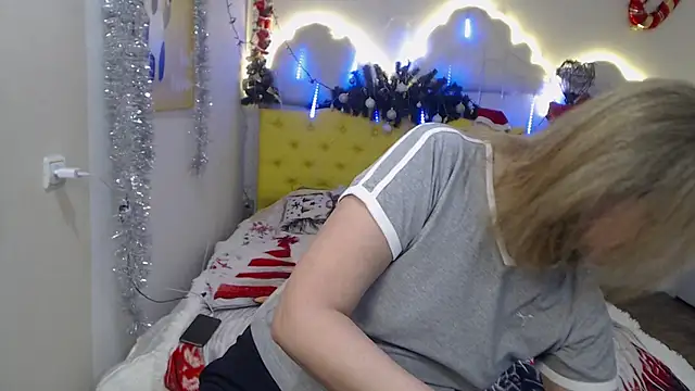 HolyMilfa online show from 12/08/24, 07:26