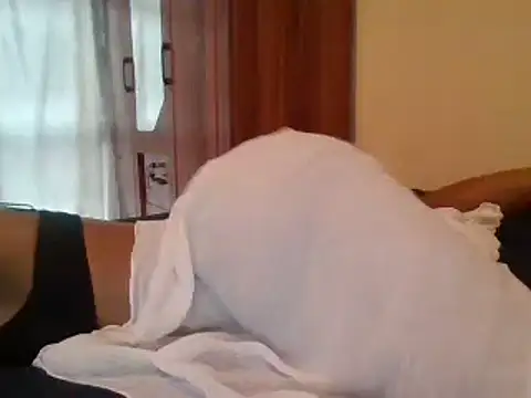 Snapshot of lisa_larry88 chatting on 12/25/24, 03:50 lisa larry88 online show from 12/25/24, 03:50