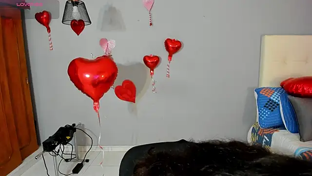 Maia W10 online show from 02/15/25, 12:22