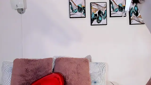 Maia W10 online show from 03/12/25, 12:47