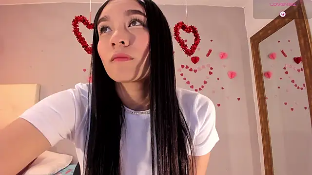 Snapshot of Maia_W10 chatting on 02/19/26, 12:12 Maia W10 online show from 02/19/26, 12:12