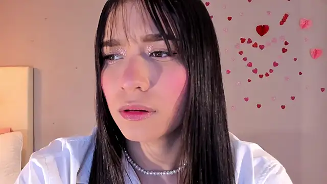 Snapshot of Maia_W10 chatting on 04/06/26, 12:17 Maia W10 online show from 04/06/26, 12:17