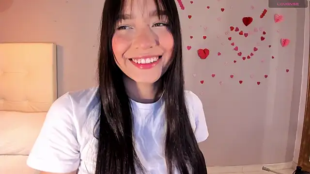 Snapshot of Maia_W10 chatting on 04/08/26, 12:27 Maia W10 online show from 04/08/26, 12:27