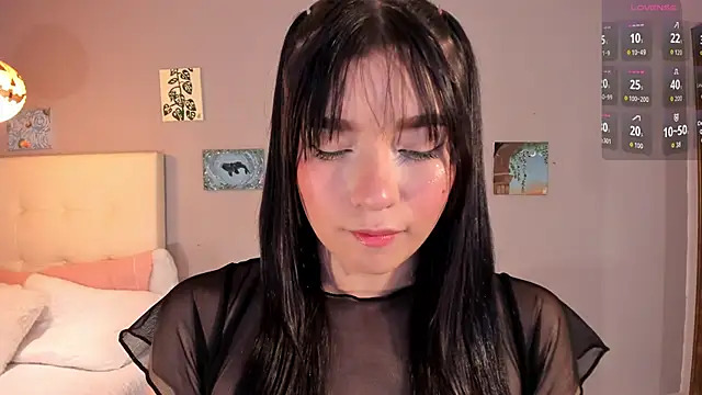 Snapshot of Maia_W10 chatting on 04/09/26, 12:21 Maia W10 online show from 04/09/26, 12:21