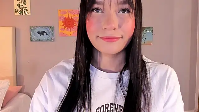 Snapshot of Maia_W10 chatting on 04/10/26, 12:21 Maia W10 online show from 04/10/26, 12:21