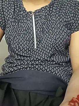 Snapshot of Nadia-2 chatting on 12/03/24, 01:43 Nadia-2 online show from 12/03/24, 01:43