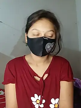 Snapshot of Nadia-2 chatting on 12/07/24, 10:28 Nadia-2 online show from 12/07/24, 10:28