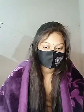 Snapshot of Nadia-2 chatting on 12/08/24, 01:35 Nadia-2 online show from 12/08/24, 01:35