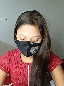 Snapshot of Nadia-2 chatting on 12/08/24, 12:41 Nadia-2 online show from 12/08/24, 12:41