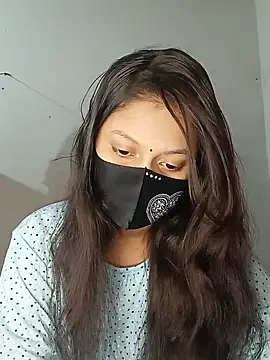 Snapshot of Nadia-2 chatting on 12/15/24, 07:31 Nadia-2 online show from 12/15/24, 07:31