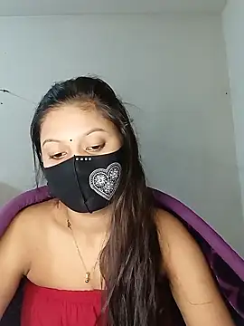 Snapshot of Nadia-2 chatting on 12/23/24, 08:25 Nadia-2 online show from 12/23/24, 08:25