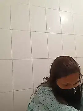 Snapshot of Nadia-2 chatting on 12/26/24, 06:01 Nadia-2 online show from 12/26/24, 06:01