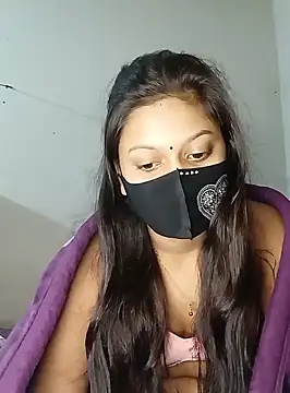 Snapshot of Nadia-2 chatting on 12/30/24, 12:43 Nadia-2 online show from 12/30/24, 12:43