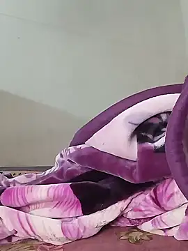 Snapshot of Nadia-2 chatting on 01/02/25, 08:24 Nadia-2 online show from 01/02/25, 08:24