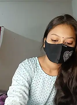 Snapshot of Nadia-2 chatting on 01/08/25, 10:37 Nadia-2 online show from 01/08/25, 10:37