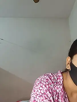 Snapshot of Nadia-2 chatting on 02/03/25, 12:36 Nadia-2 online show from 02/03/25, 12:36