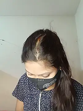 Snapshot of Nadia-2 chatting on 02/04/25, 10:32 Nadia-2 online show from 02/04/25, 10:32