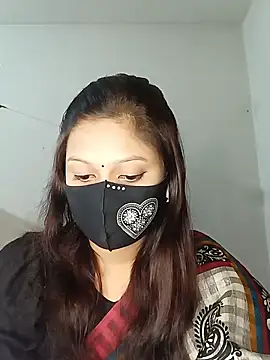 Snapshot of Nadia-2 chatting on 02/05/25, 06:37 Nadia-2 online show from 02/05/25, 06:37