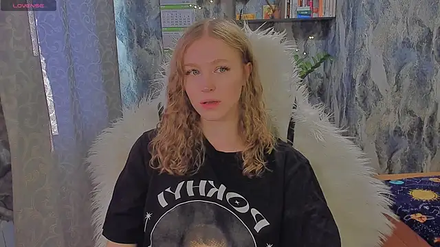 Snapshot of JuxxxsyBunx chatting on 09/30/25, 11:15 JuxxxsyBunx online show from 09/30/25, 11:15