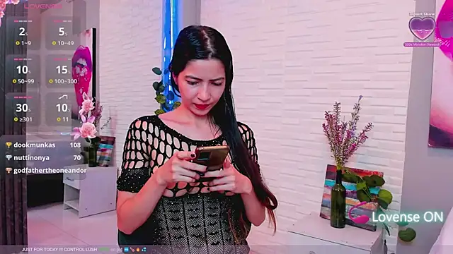 Snapshot of sweetieandjuicyy chatting on 01/30/25, 09:04 sweetieandjuicyy online show from 01/30/25, 09:04