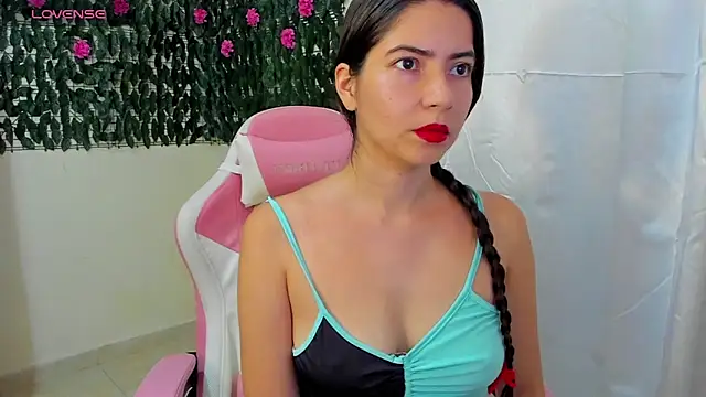 Snapshot of sweetieandjuicyy chatting on 09/23/25, 05:05 sweetieandjuicyy online show from 09/23/25, 05:05