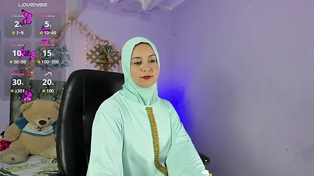 Snapshot of BadraSaadi chatting on 10/06/25, 07:44 BadraSaadi online show from 10/06/25, 07:44