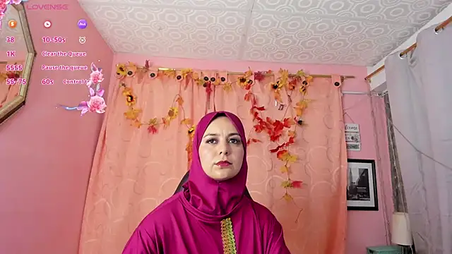 Snapshot of BadraSaadi chatting on 10/28/25, 01:03 BadraSaadi online show from 10/28/25, 01:03