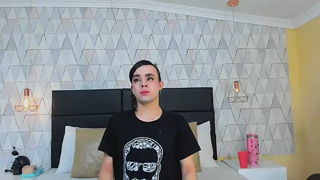 JustinePerry online show from 12/17/25, 07:47