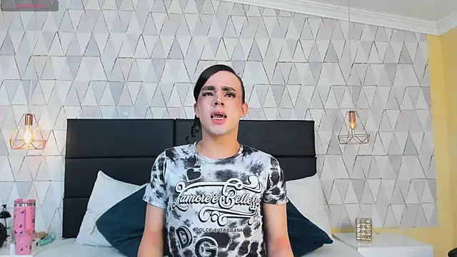 JustinePerry online show from 12/19/25, 04:08