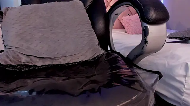 megan 100 online show from 01/31/25, 01:01