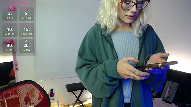 Snapshot of 911Calling chatting on 12/15/24, 01:46 911Calling online show from 12/15/24, 01:46