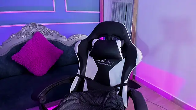 Red star8 online show from 11/07/25, 11:21