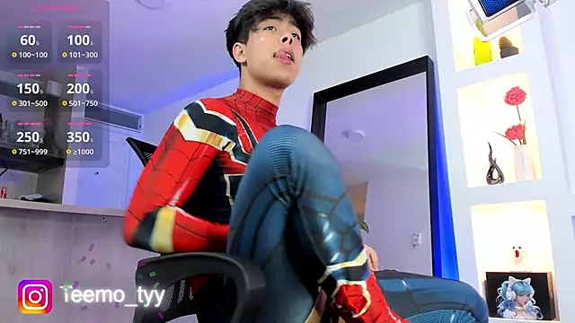 Snapshot of teemotwink chatting on 11/18/25, 10:03 teemotwink online show from 11/18/25, 10:03