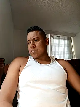 latinblack01 online show from 10/01/25, 03:07