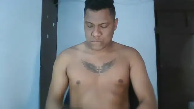 latinblack01 online show from 11/14/25, 02:38