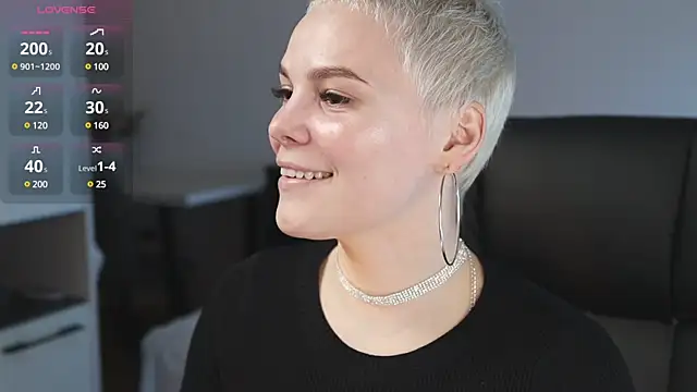 LikaBerry1 online show from 02/19/25, 06:43