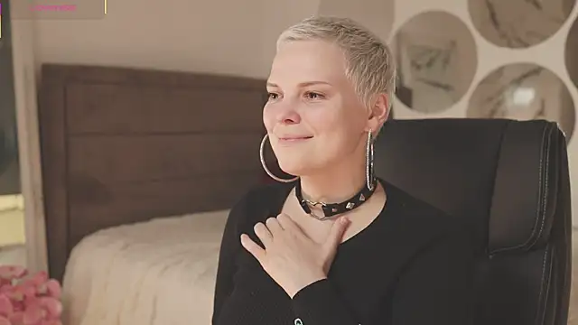 LikaBerry1 online show from 09/14/25, 04:39