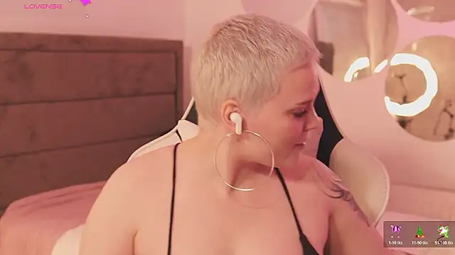 LikaBerry1 online show from 02/10/26, 04:22