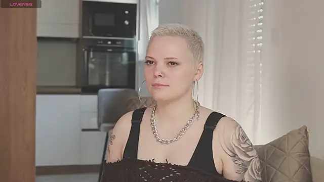 LikaBerry1 online show from 04/19/26, 06:46