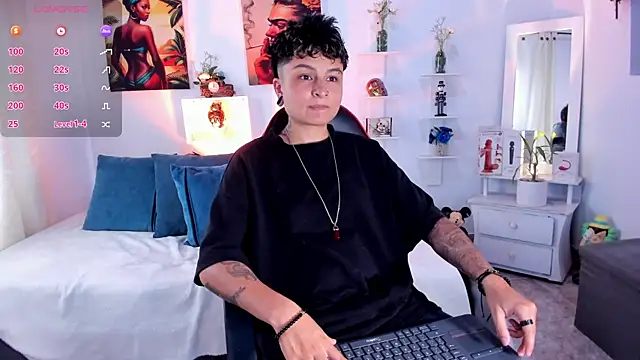 ZuryRamirez  online show from 12/18/25, 08:48