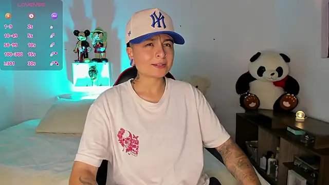 ZuryRamirez  online show from 05/22/26, 08:03