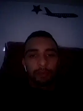 Snapshot of Hazembahloul chatting on 11/16/25, 11:32 Hazembahloul online show from 11/16/25, 11:32