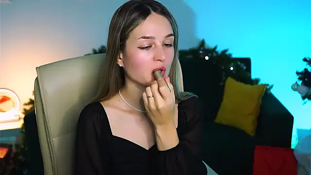 DeboraLarson online show from 01/14/25, 04:25