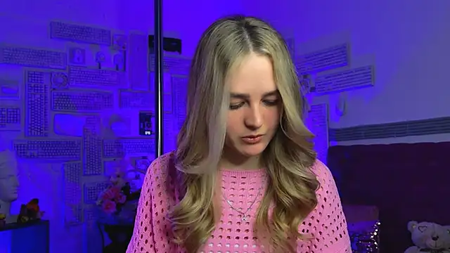 DeboraLarson online show from 03/13/25, 04:12