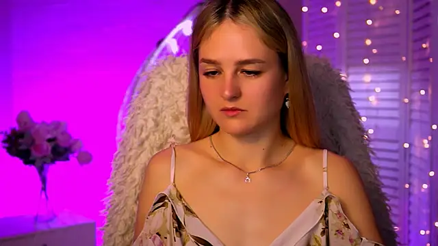 DeboraLarson online show from 10/16/25, 03:29