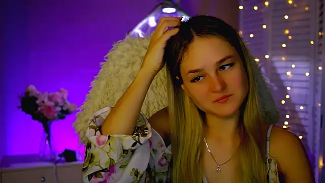 DeboraLarson online show from 12/02/25, 03:56